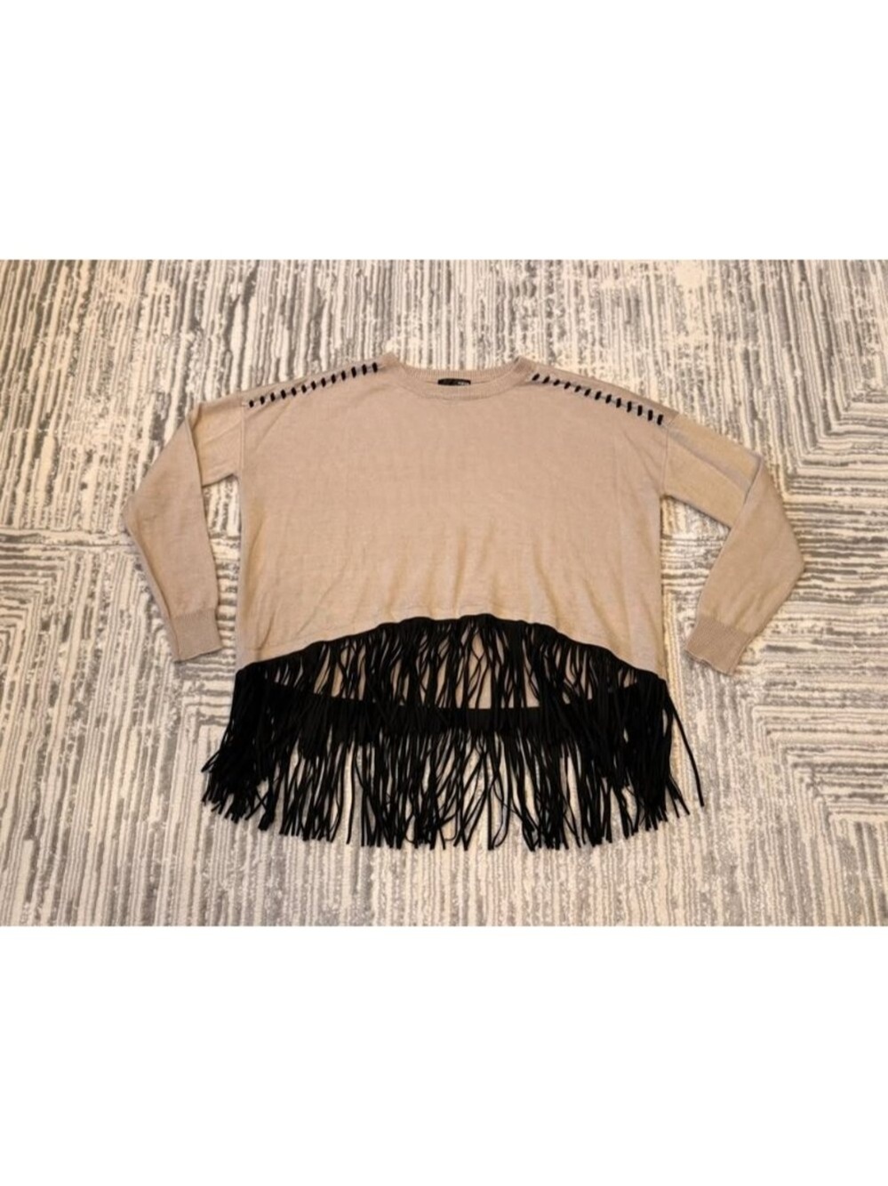 NEW AQUA women's small One Grey Day Los Angeles Fringed Sweater MSRP $179.